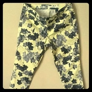 Yellow (DKNY) jeggings